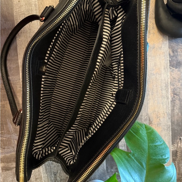 Kate Spade New York shoulder bag 2WAY leather s338 Black | eBay 🖤 Kate Spade New York Black Leather Satchel 🖤
✨ Elegant | Spacious | Timeless ✨